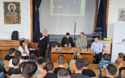                                                               Кампања „На матуру без аутомобила“  у  Техничкој школи „Железник“
                                                        